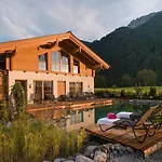 Отель Waidringer Hof 4 Sterne Superior 4*