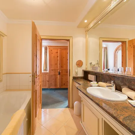 Waidringer Hof 4 Sterne Superior 4*