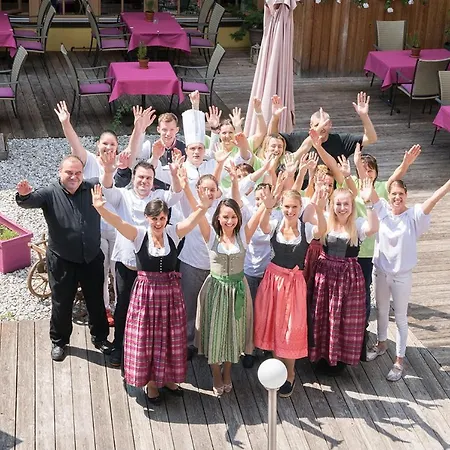 Waidringer Hof 4 Sterne Superior Otel